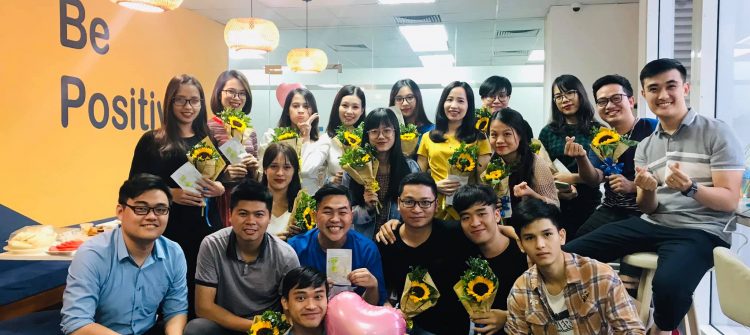 Môi trường làm việc lý tưởng được tạo nên bởi các yếu tố nào?